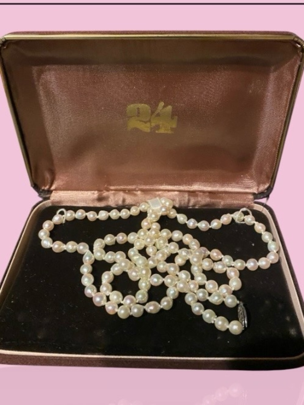 Classic antique Pearl Necklace Strand in Ivory - Brand 24.